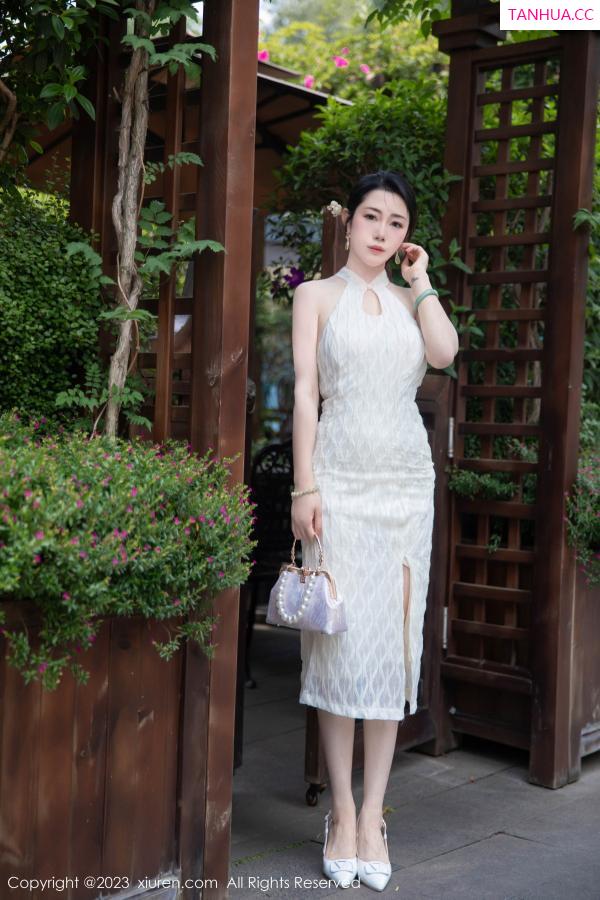   [XiuRen]高清写真图 2023.09.25 No.7435 严利娅Yuliya 旗袍美臀第29张图片